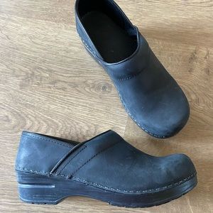 Black suede dansko clogs 39